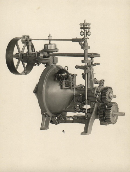 Factory photo of the Woodward vertical model governor for water wheel turbines    Compensating type C  amp  D